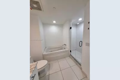 500 Brickell Ave #2906, Miami, FL 33131 - Photo 11
