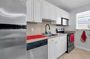 415 NE 2nd St, Hallandale Beach, FL 33009 - Photo 23