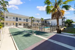 415 NE 2nd St, Hallandale Beach, FL 33009 - Photo 31