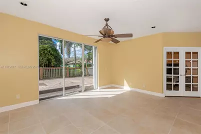 15048 SW 51st St, Davie, FL 33331 - Photo 5
