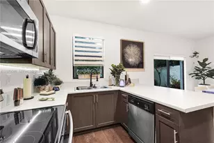 3321 W 105th Pl, Hialeah, FL 33018 - Photo 9