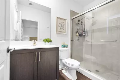 3321 W 105th Pl, Hialeah, FL 33018 - Photo 15