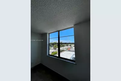 13455 NE 10th Ave #405, North Miami, FL 33161 - Photo 3