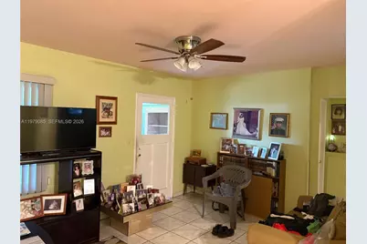 740 NE 4th Pl, Hialeah, FL 33010 - Photo 7