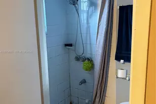 740 NE 4th Pl, Hialeah, FL 33010 - Photo 13