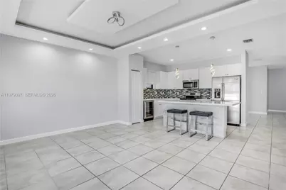 2541 SE 1st St, Homestead, FL 33033 - Photo 5