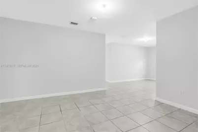 2541 SE 1st St, Homestead, FL 33033 - Photo 15