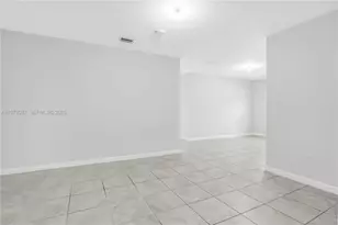 2541 SE 1st St, Homestead, FL 33033 - Photo 15