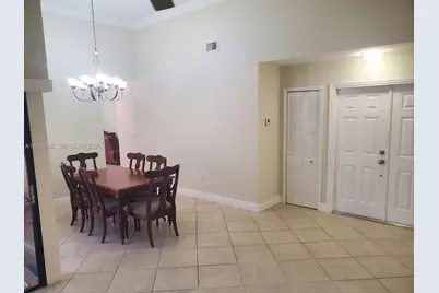 536 SW 88th Ct, Miami, FL 33174 - Photo 7