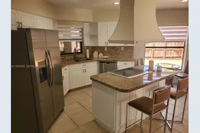 536 SW 88th Ct, Miami, FL 33174 - Photo 3