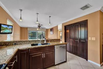 4242 NW 66th St, Coconut Creek, FL 33073 - Photo 15
