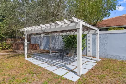 2286 NW 81st Ave, Sunrise, FL 33322 - Photo 25