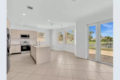 15363 NW 14th Rd, Pembroke Pines, FL 33028 - Photo 19