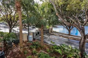 2442 Centergate Dr, Miramar, FL 33025 - Photo 7