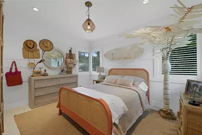 536 Jeronimo Dr, Coral Gables, FL 33146 - Photo 41