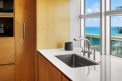5801 Collins Ave #1600, Miami Beach, FL 33140 - Photo 31