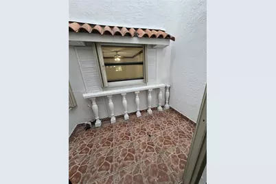 19750 Cypress Ct, Hialeah, FL 33015 - Photo 13