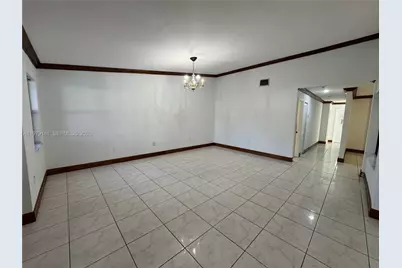 19750 Cypress Ct, Hialeah, FL 33015 - Photo 7