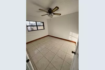 19750 Cypress Ct, Hialeah, FL 33015 - Photo 23