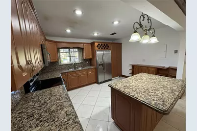 19750 Cypress Ct, Hialeah, FL 33015 - Photo 11