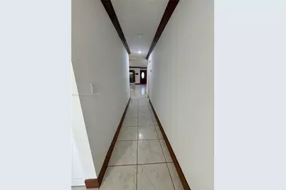 19750 Cypress Ct, Hialeah, FL 33015 - Photo 17