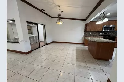 19750 Cypress Ct, Hialeah, FL 33015 - Photo 9