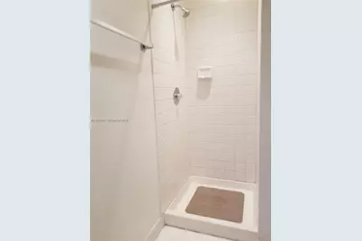 17298 NW 60th Ct, Hialeah, FL 33015 - Photo 9