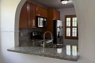 17298 NW 60th Ct, Hialeah, FL 33015 - Photo 3