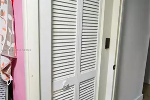 2802 N 46th Ave, Hollywood, FL 33021 - Photo 11