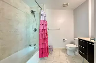 1900 N Bayshore Dr, Miami, FL 33132 - Photo 21