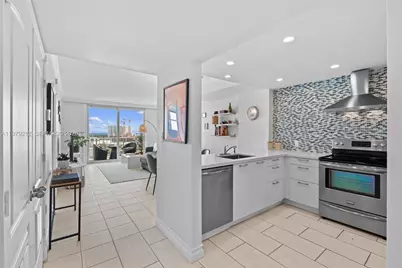 6900 Bay Dr #10H, Miami Beach, FL 33141 - Photo 1