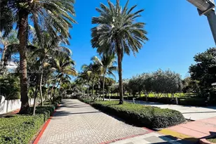 7700 Collins Ave, Miami Beach, FL 33141 - Photo 27