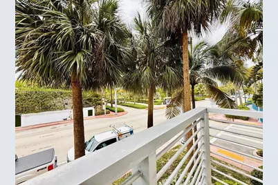 7700 Collins Ave #5, Miami Beach, FL 33141 - Photo 23