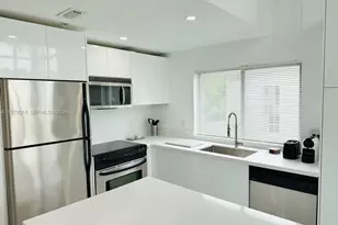 7700 Collins Ave, Miami Beach, FL 33141 - Photo 9