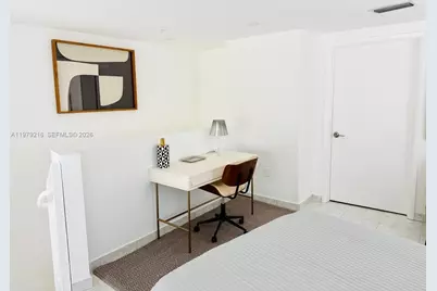 7700 Collins Ave #5, Miami Beach, FL 33141 - Photo 17