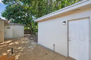 1980 SW 32nd Ave, Miami, FL 33145 - Photo 23