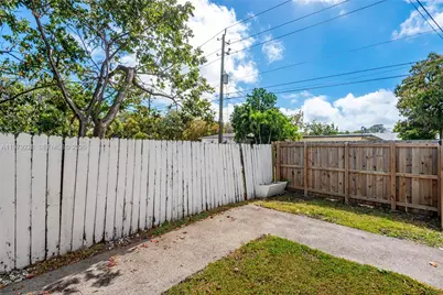 1914 Dewey St #B, Hollywood, FL 33020 - Photo 23