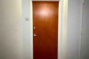 10 SW South River Dr, Miami, FL 33130 - Photo 19