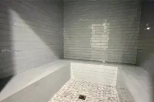 10 SW South River Dr, Miami, FL 33130 - Photo 23