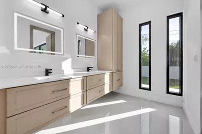 472 S Royal Poinciana Blvd, Miami Springs, FL 33166 - Photo 15