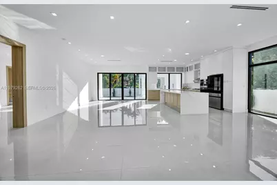 472 S Royal Poinciana Blvd, Miami Springs, FL 33166 - Photo 7