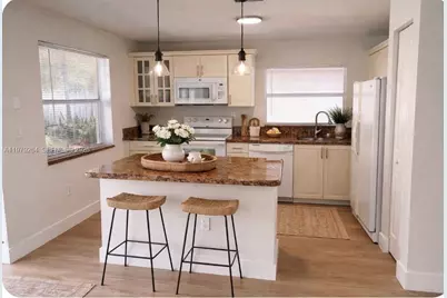 1246 NW 125th Ter #1246, Sunrise, FL 33323 - Photo 9