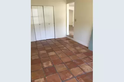 8927 Hawthorne Ave, Surfside, FL 33154 - Photo 15