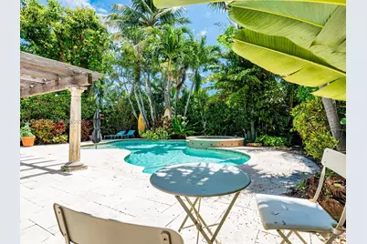 8927 Hawthorne Ave, Surfside, FL 33154 - Photo 9