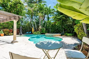 8927 Hawthorne Ave, Surfside, FL 33154 - Photo 9