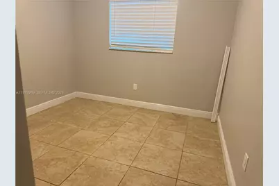 4734 SW 4th St, Miami, FL 33134 - Photo 7