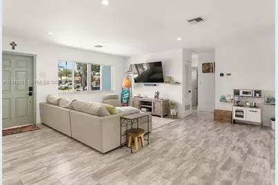 2211 NE 35th Ct, Lighthouse Point, FL 33064 - Photo 15