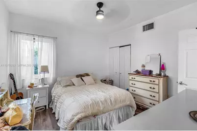 2615 Collins Ave #21, Miami Beach, FL 33140 - Photo 13