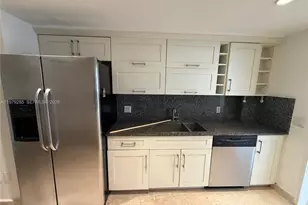 5255 Collins Ave, Miami Beach, FL 33140 - Photo 23