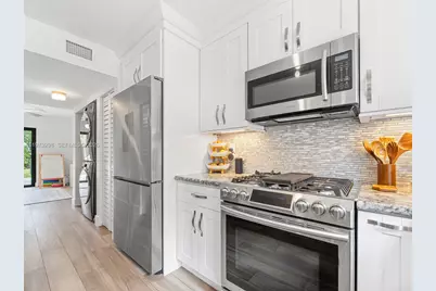 10548 SW 112th Ave, Miami, FL 33176 - Photo 17